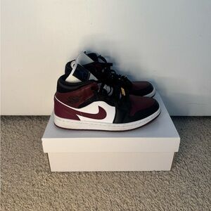 Women’s Jordan 1 Mid’s